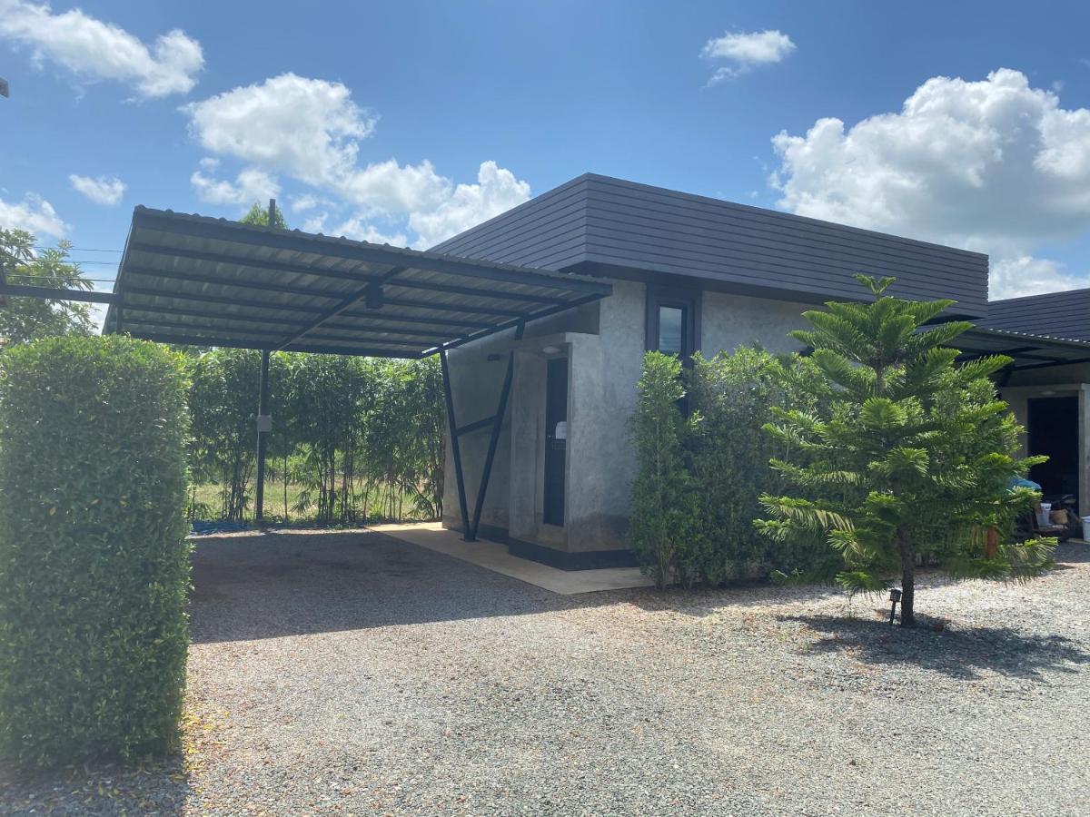 Отель The Loft House Sakaeo Watthana Nakhon Экстерьер фото