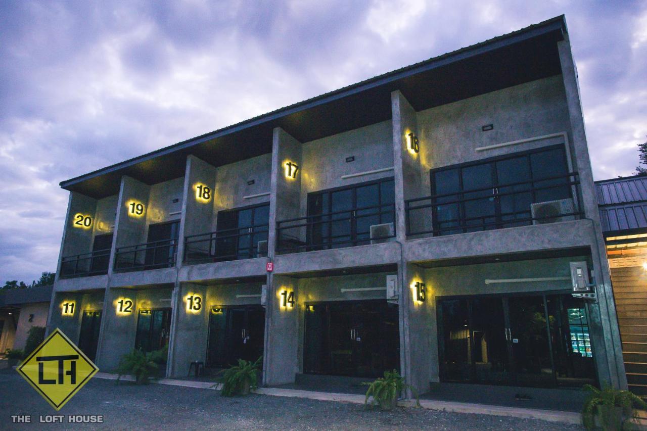 Отель The Loft House Sakaeo Watthana Nakhon Экстерьер фото