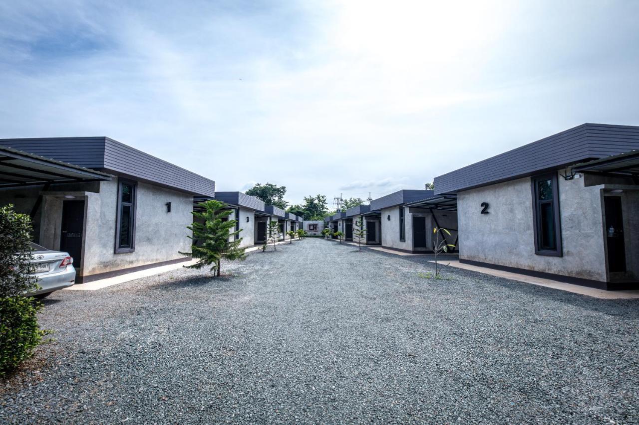 Отель The Loft House Sakaeo Watthana Nakhon Экстерьер фото