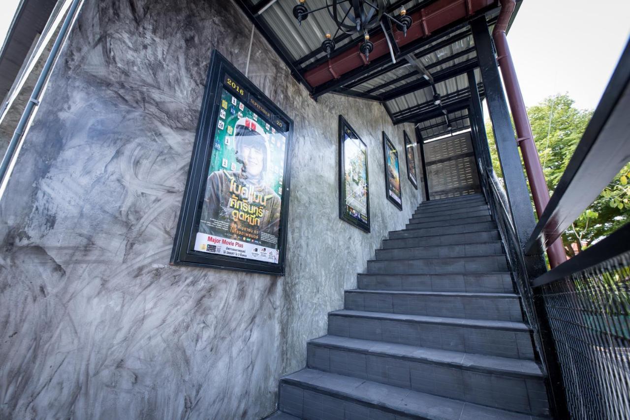 Отель The Loft House Sakaeo Watthana Nakhon Экстерьер фото