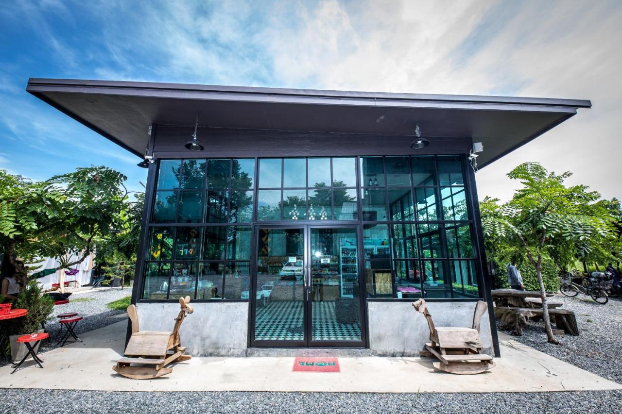 Отель The Loft House Sakaeo Watthana Nakhon Экстерьер фото